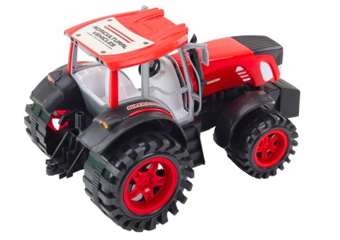 Duży Traktor Rolniczy Z Przyczepą I Balami Siana Napęd Czerwony Duży Traktor Rolniczy Z Przyczepą I Balami Siana Napęd Czerwony