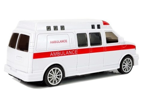 Ambulans Karetka Pogotowia z Napędem Dźwięk Syrena Światła Ambulans Karetka Pogotowia z Napędem Dźwięk Syrena Światła